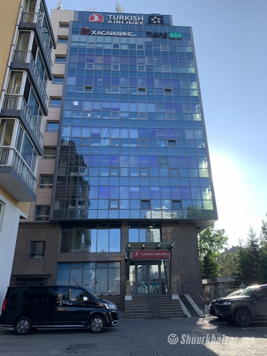 Хотын төвд 47мк2 оффисын талбай түрээслүүлнэ.