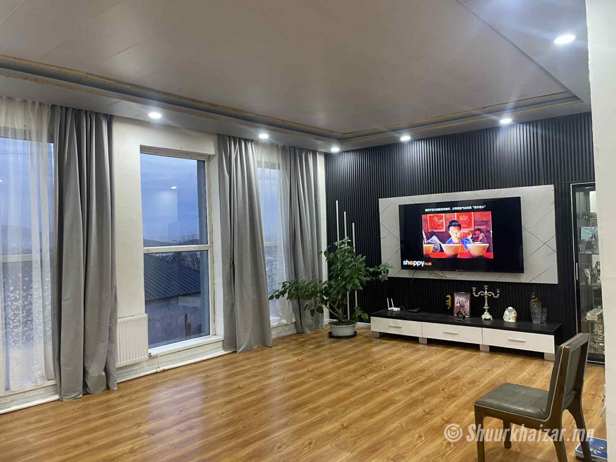 Хашаа байшин зарна