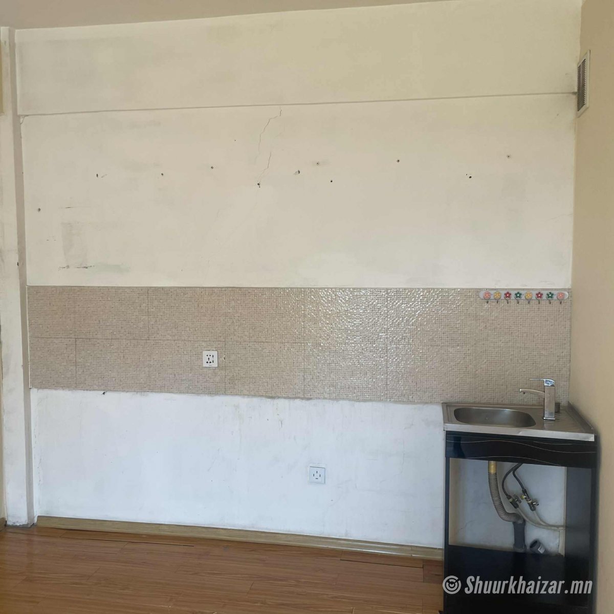 100 айлд 2 өрөө түрээслэнэ